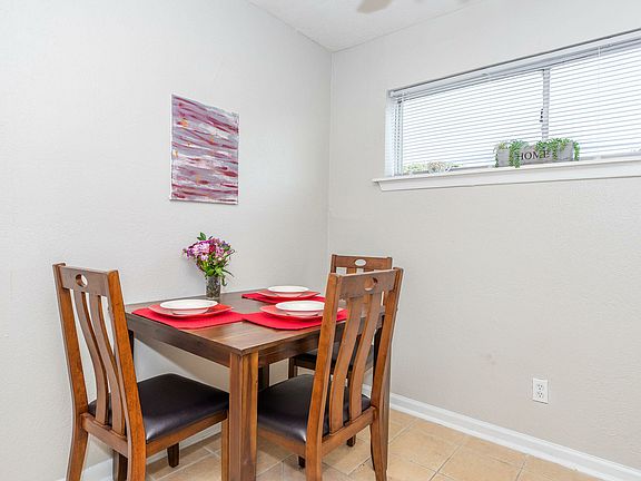 5th image of 222 Fairmont Pkwy #32