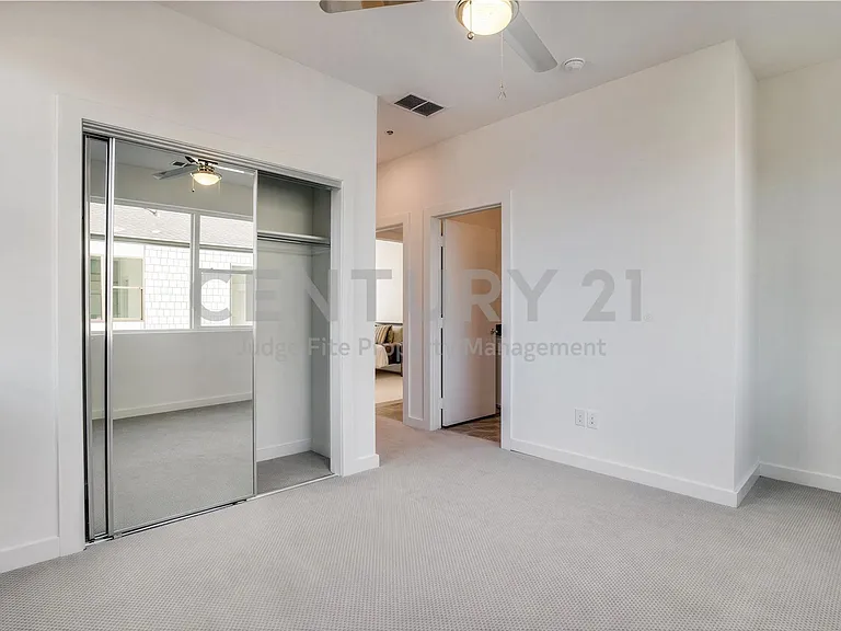 427 W 10th St #303 — Photo 11