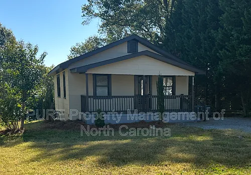 111 Hillcrest Dr Photo 1