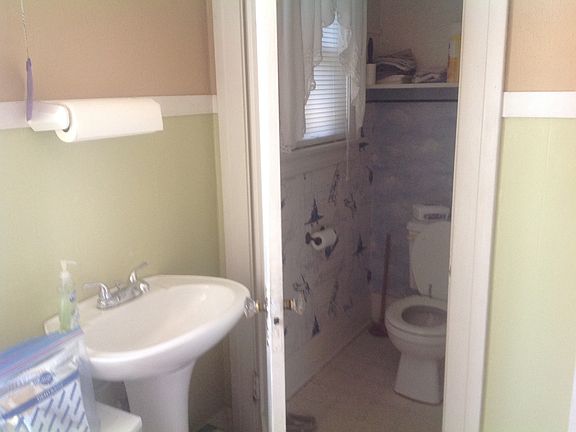 Utility room, bathroom