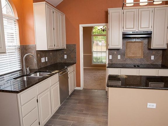 5th image of 1131 Fairfax Dr