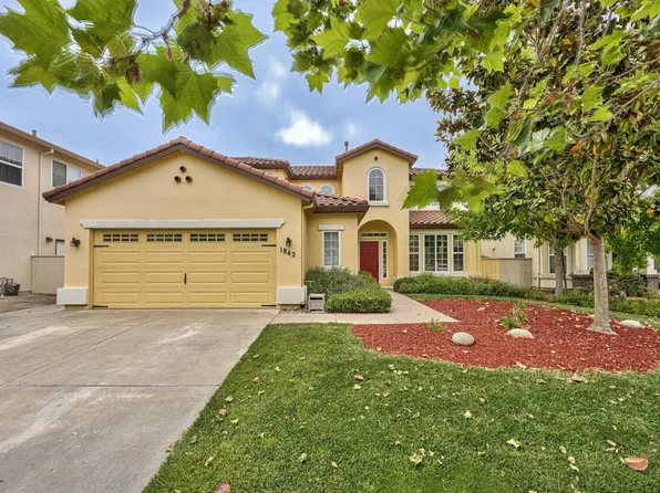 1842 Lancashire Dr, Salinas, CA 93906