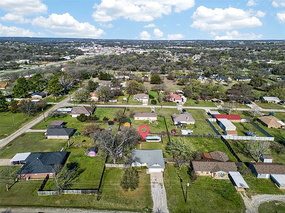 3rd image of 420 Robert Dr