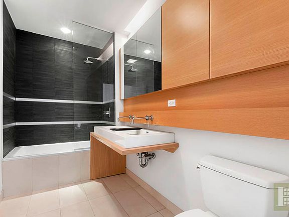 5th image of 342 E 110th St APT 2D