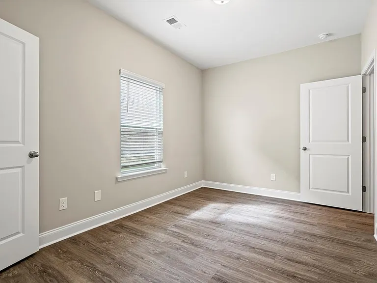1466 Summergate Dr — Photo 11