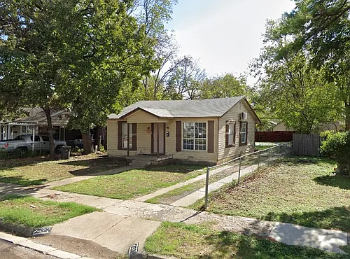 2524 NE 31st St Photo 1