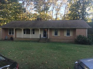 1105 Oakwood Dr, Colonial Heights, VA 23834