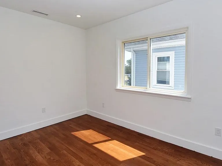 39 Cedar St #2 — Photo 16