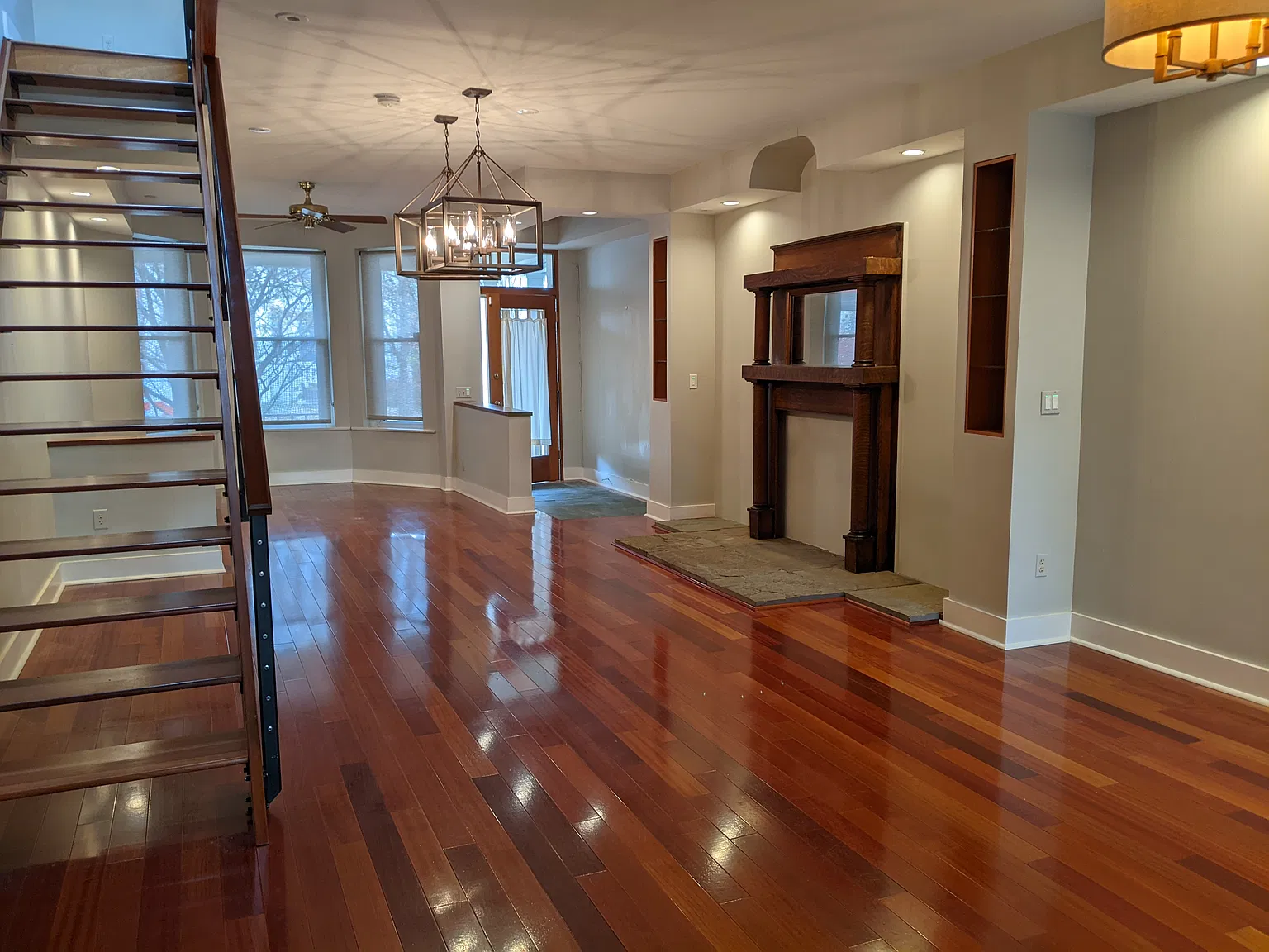 3 bed, 2.5 bath, 2300 sqft, $4,700 — Photo 3