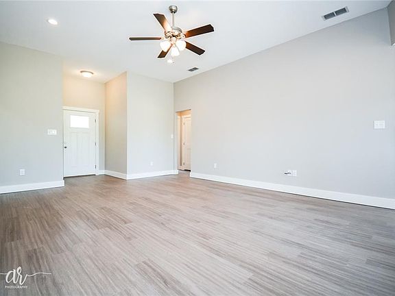 5th image of 214 Foxtrot Ln