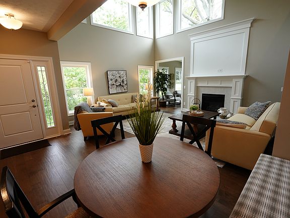 4th image of 32083 Hudson Ct