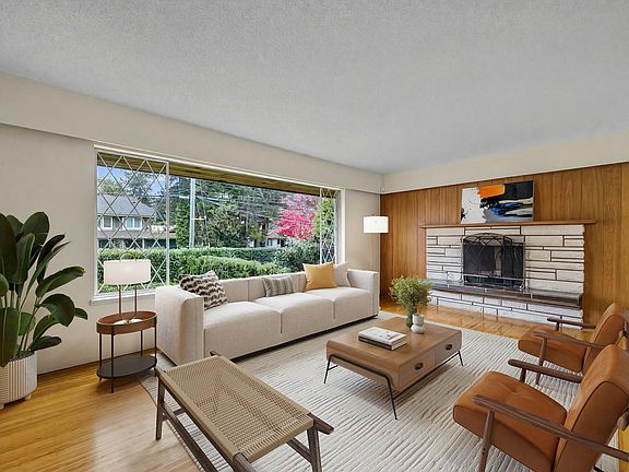 3rd image of 4578 Capilano Rd