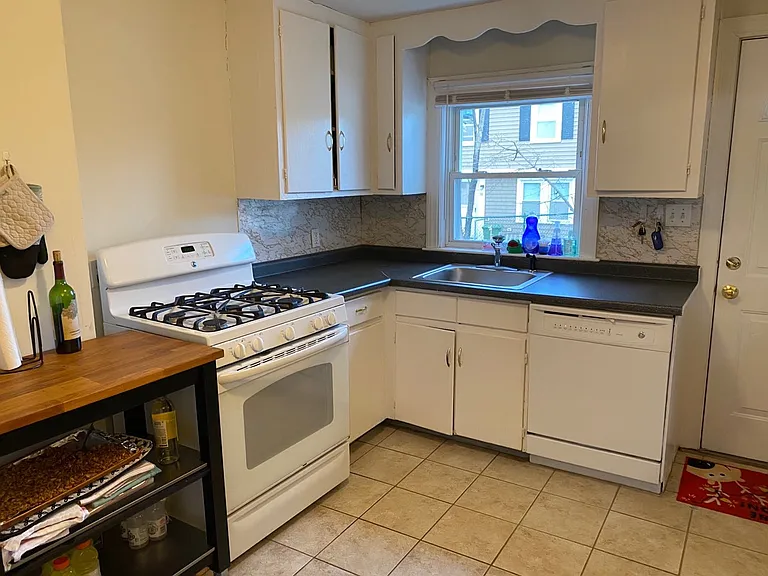 45 Rose Ave #45 — Photo 8