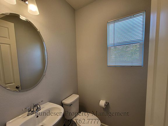 3rd image of 1802 Kyle Pl
