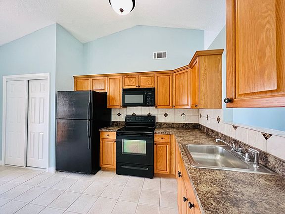 5th image of 1510-1512 Candlewyck Dr #1510