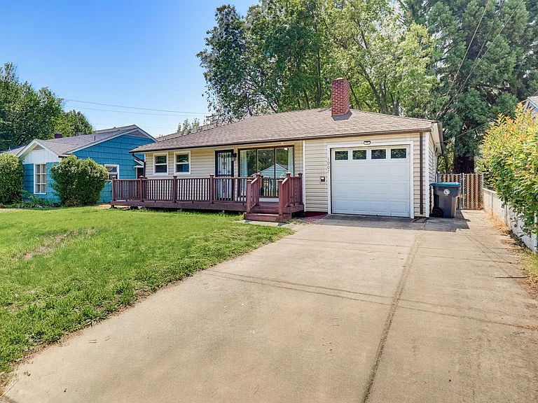 1007 Murray Ave — Photo 3