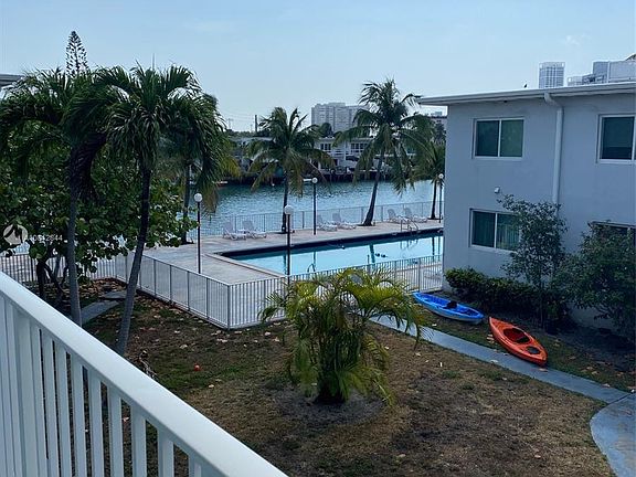2nd image of 7207 Bay Dr #31