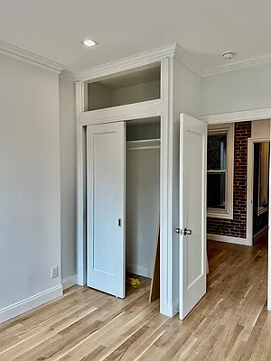 Rented by Bank Neary | media 83