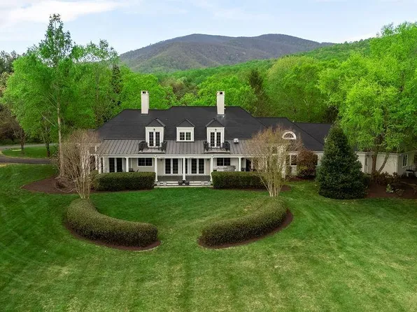 1310 Monocan Dr, Nellysford, VA 22958