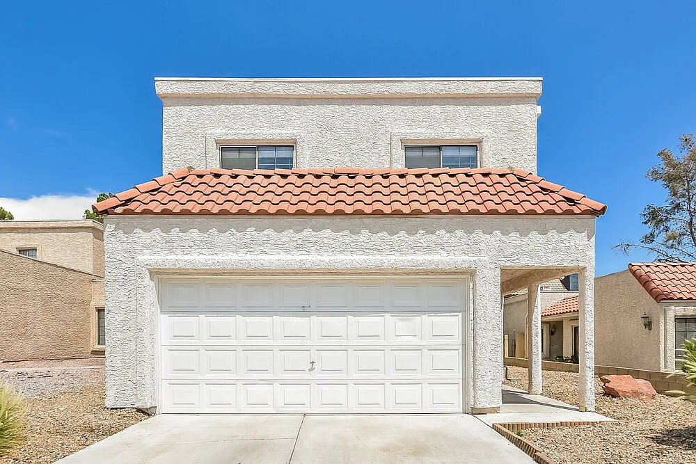 4 bed, 2.5 bath, 1490 sqft, $2,185 — Photo 1