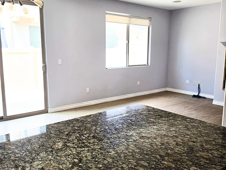 13438 Roselle Ave — Photo 16