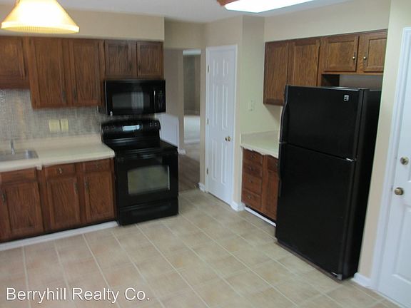 3rd image of 2125 Flint Glenn Ln
