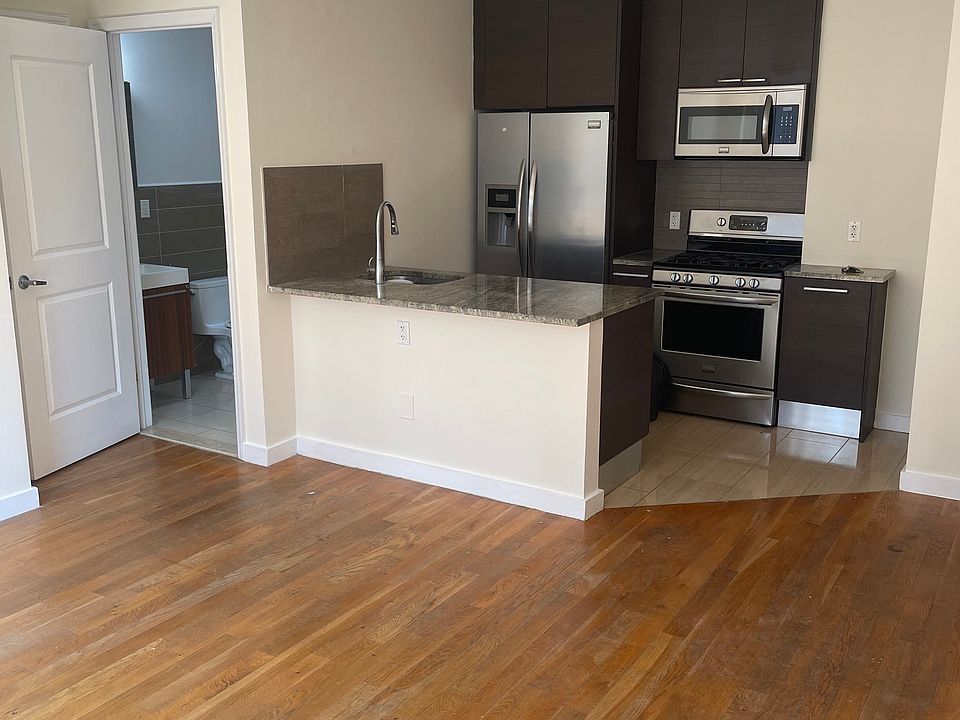 1st image of 125 Lexington Ave APT 2C