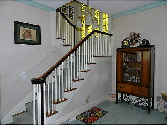 4th image of 219 E Hazelcroft Ave