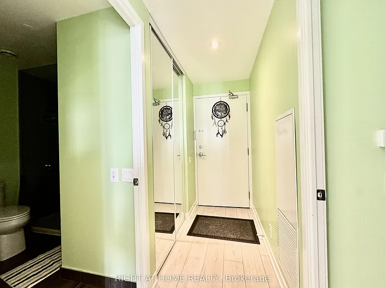 898 Portage Pkwy #1903 — Photo 25