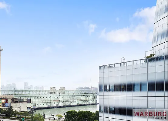 Sold by Warburg | media 6