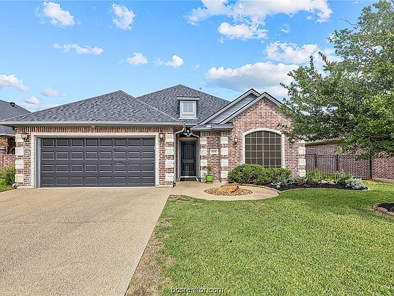 2nd image of 2211 Ironwood Dr