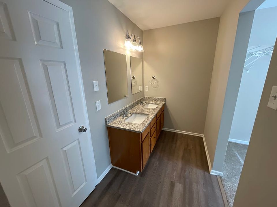 1st image of 137 Crescent Hills Rd