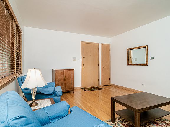 5th image of 7418 N Harlem Ave #3