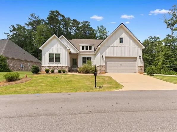 153 Southside Cir, Auburn, AL 36832