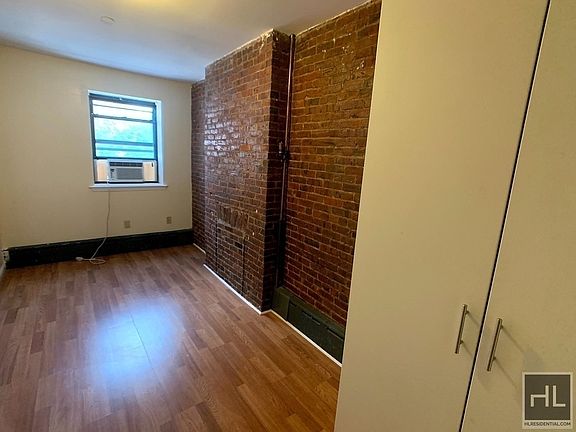 3rd image of 216 Hoyt St APT 2L