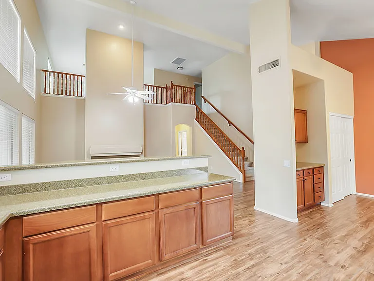 1380 N Concord Ave — Photo 13