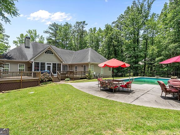 4th image of 4050 Golfview Ct