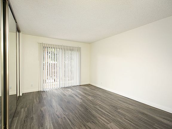 2nd image of 2324 & 2332 Elden Ave #523