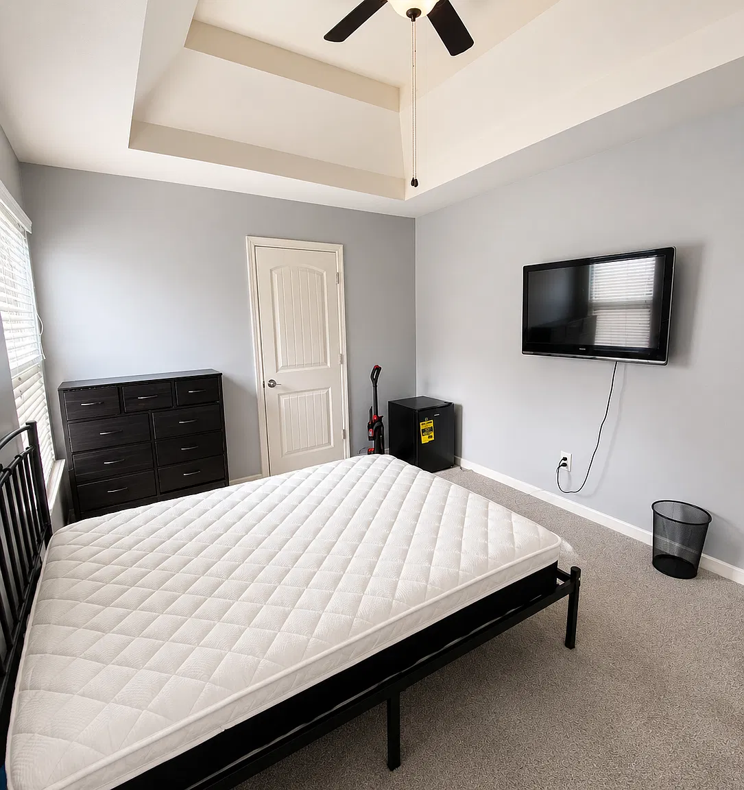 1592 Pressley Ln — Photo 2