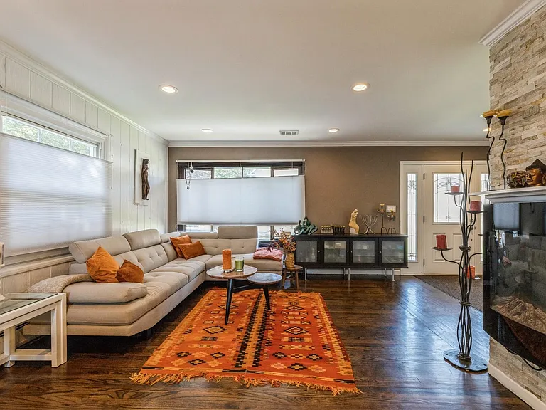 326 Brookside Ave — Photo 4