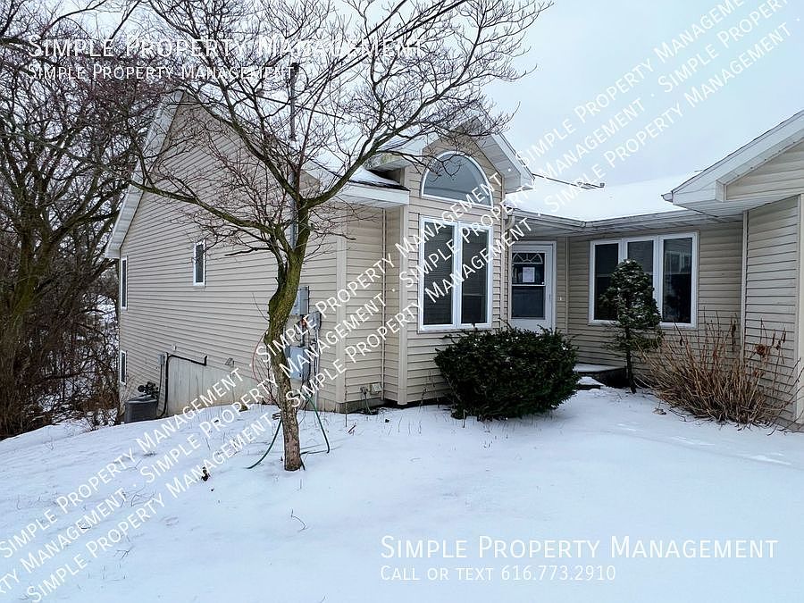 1st image of 2272 Leonard St NE