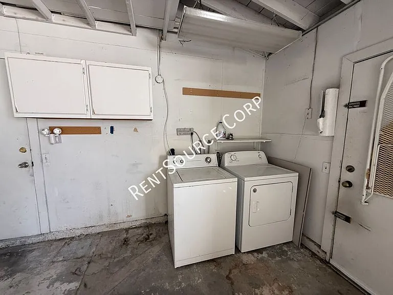 2522 Marcella St — Photo 24