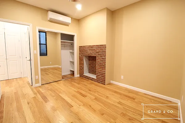 Rented by Grand & Co. | media 6