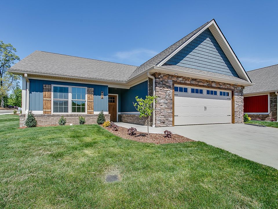 1st image of 384 Harps Ln