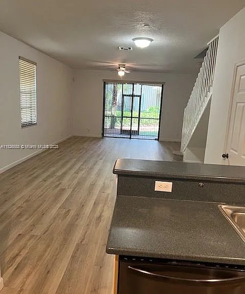 4277 Vineyard Cir — Photo 4