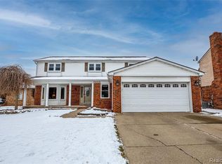 7655 W Claymore Ct, Canton, MI 48187