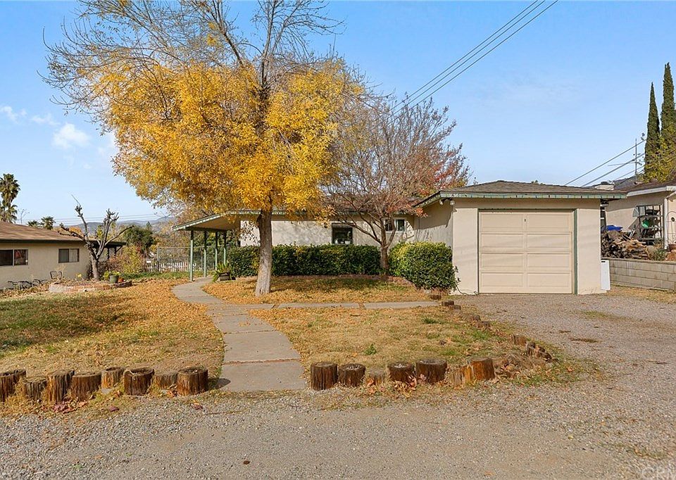 1st image of 35562 Acacia Ln