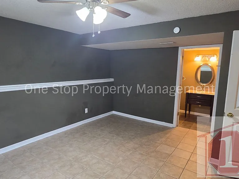1317 S Huntington Dr — Photo 19