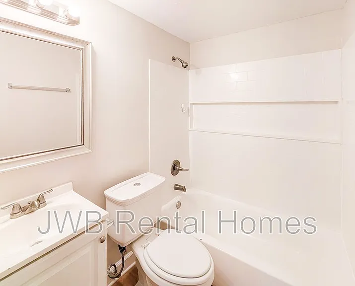 8740 Free Ave — Photo 7