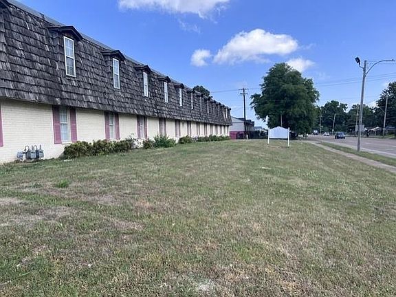 2nd image of 3721 Millbranch Rd